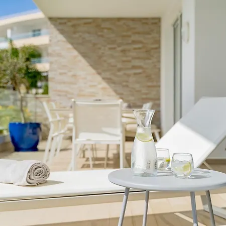 Valmar Ocean And Pool View Apartman