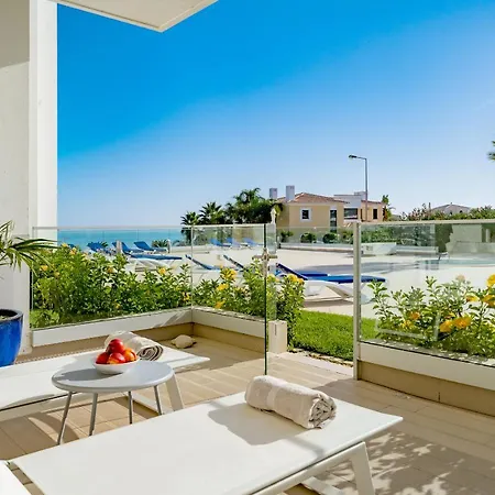 Valmar Ocean And Pool View