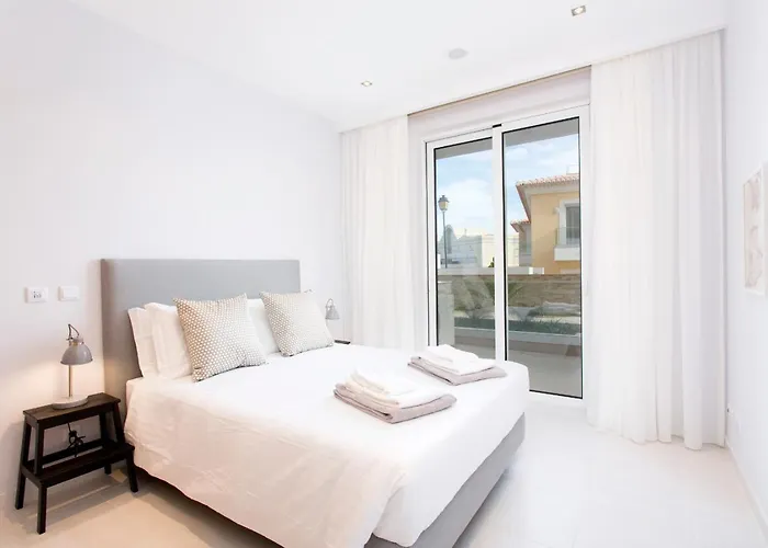 Valmar Ocean And Pool View アパート