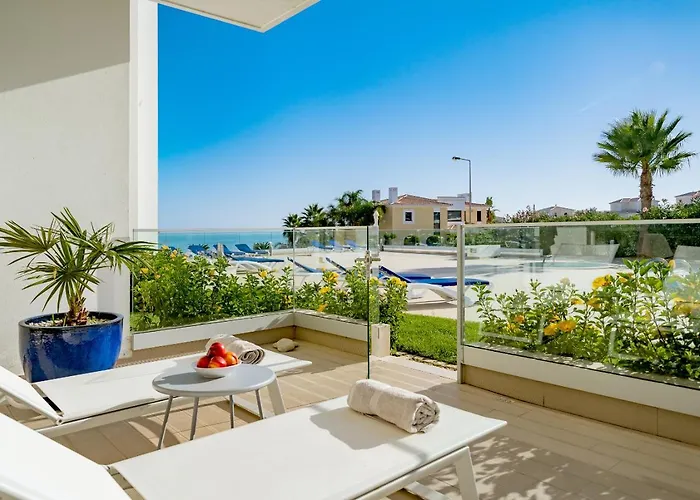 Valmar Ocean And Pool View