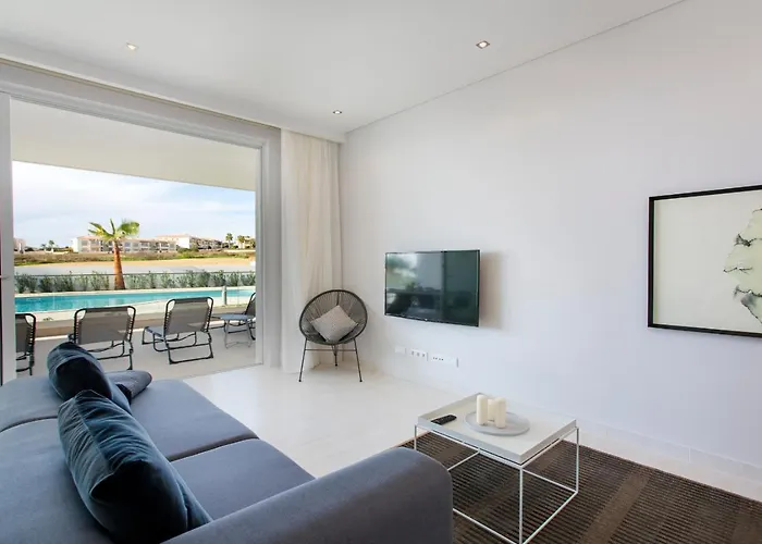 Valmar Ocean And Pool View アパート *